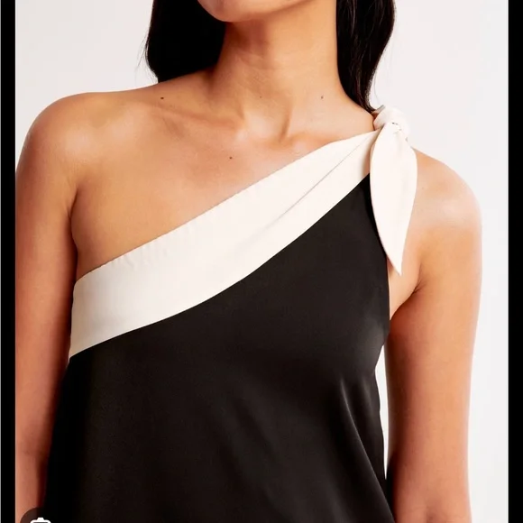 BNWT Abercrombie & Fitch One-Shoulder Scarf Midi - Picture 3 of 5